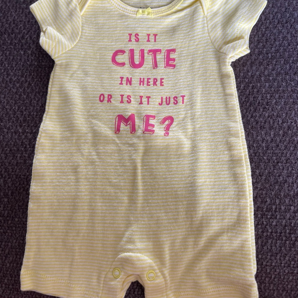Carter's Newborn Yellow Bodysuit with Pink Graphic Print 💛🩷🤍 EUC